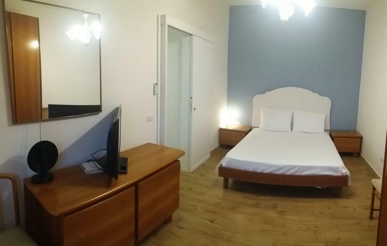 Gabbiano Azzurro Flat Chianalea Apartment Шила Екстериор снимка