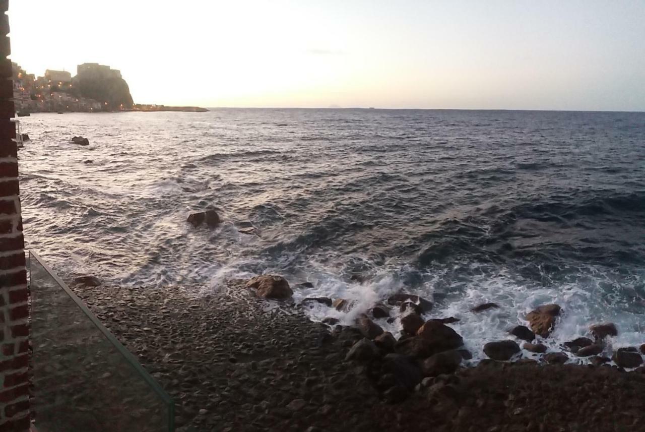 Gabbiano Azzurro Flat Chianalea Apartment Шила Екстериор снимка